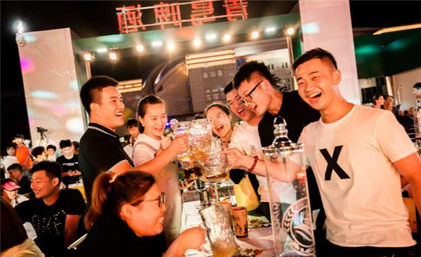三十年，國(guó)際客廳見證啤酒節(jié)的嶗山故事