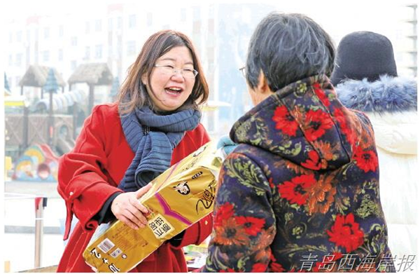 “最美新區(qū)人”候選人：隱珠街道石橋管區(qū)黨委副書記、主任，雙珠路社區(qū)黨委書記 張英