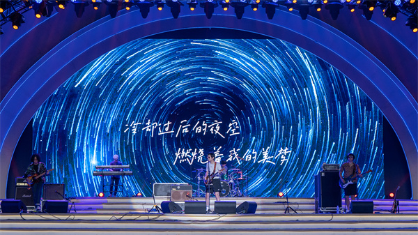 知名樂隊盤尼西林、紙雀牌演出在啤酒城，免費觀看！