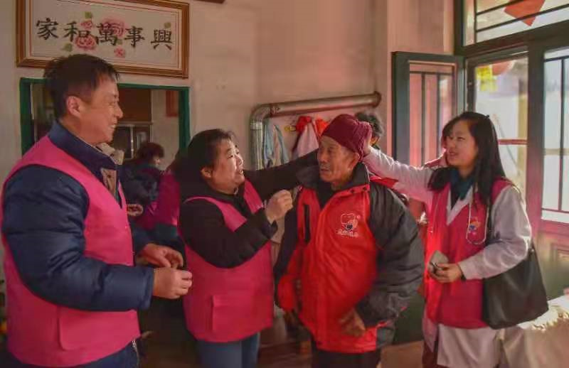 12.5國(guó)際志愿者日|市北區(qū)志愿服務(wù)團(tuán)隊(duì)持續(xù)推進(jìn)“暖冬行動(dòng)”，溫暖孤寡老人