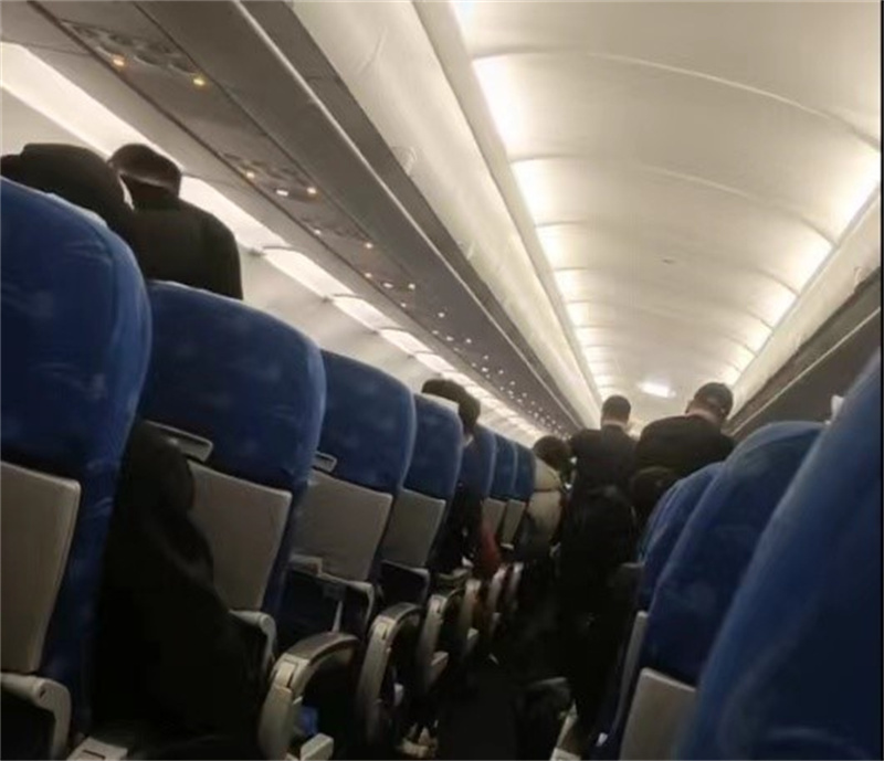 生命至上！旅客突發(fā)疾病 青島航空緊急備降