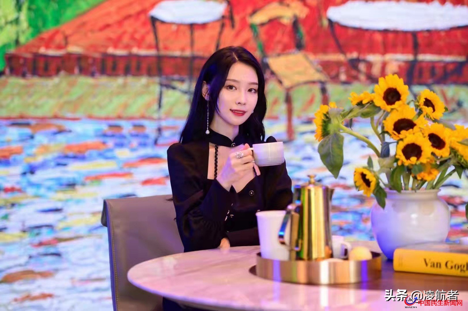 青島大嫚：國內(nèi)知名博主舒芙蕾蕾，身高168CM，體重45KG